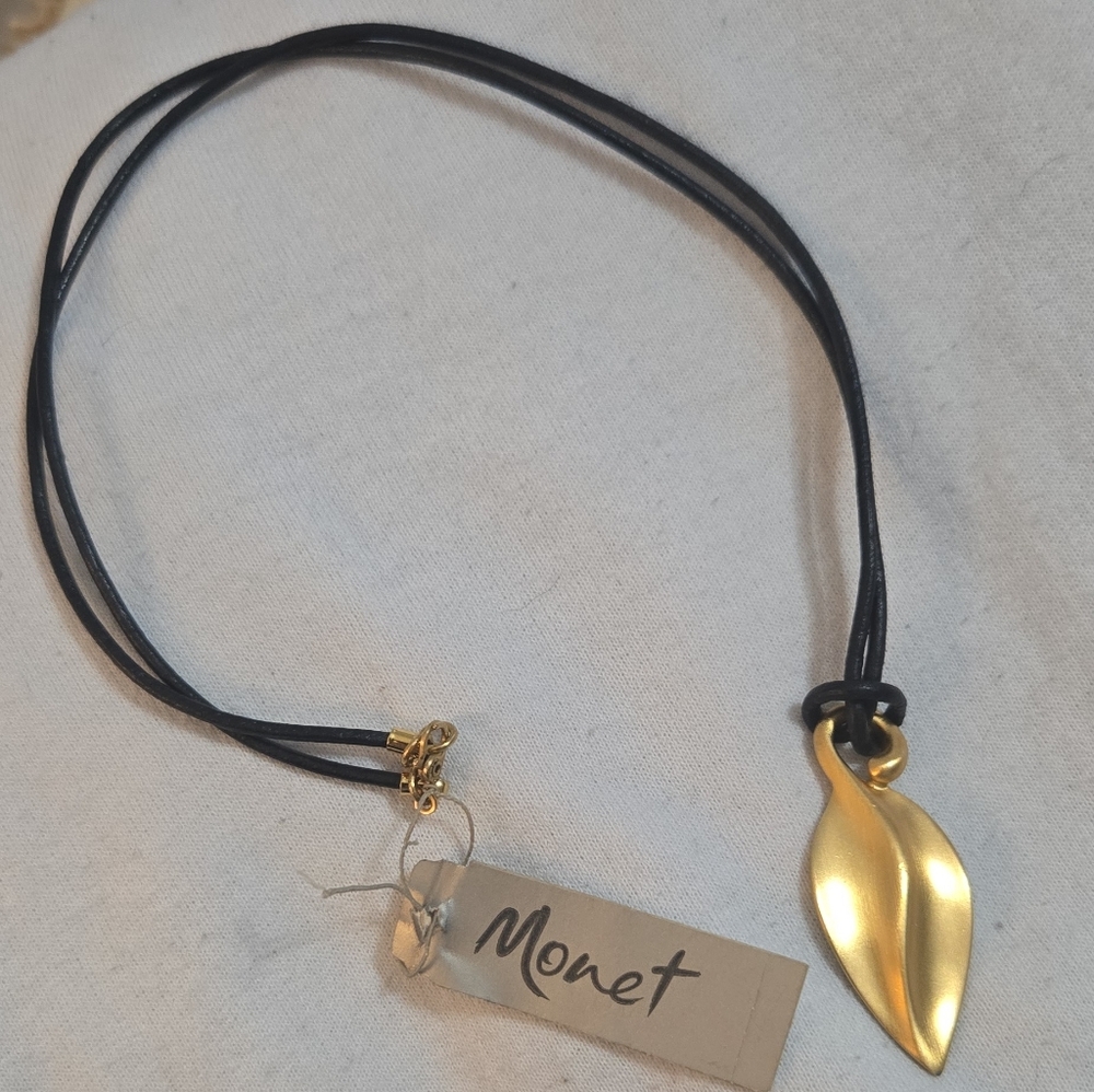 Monet Gold Leaf Pendant Necklace